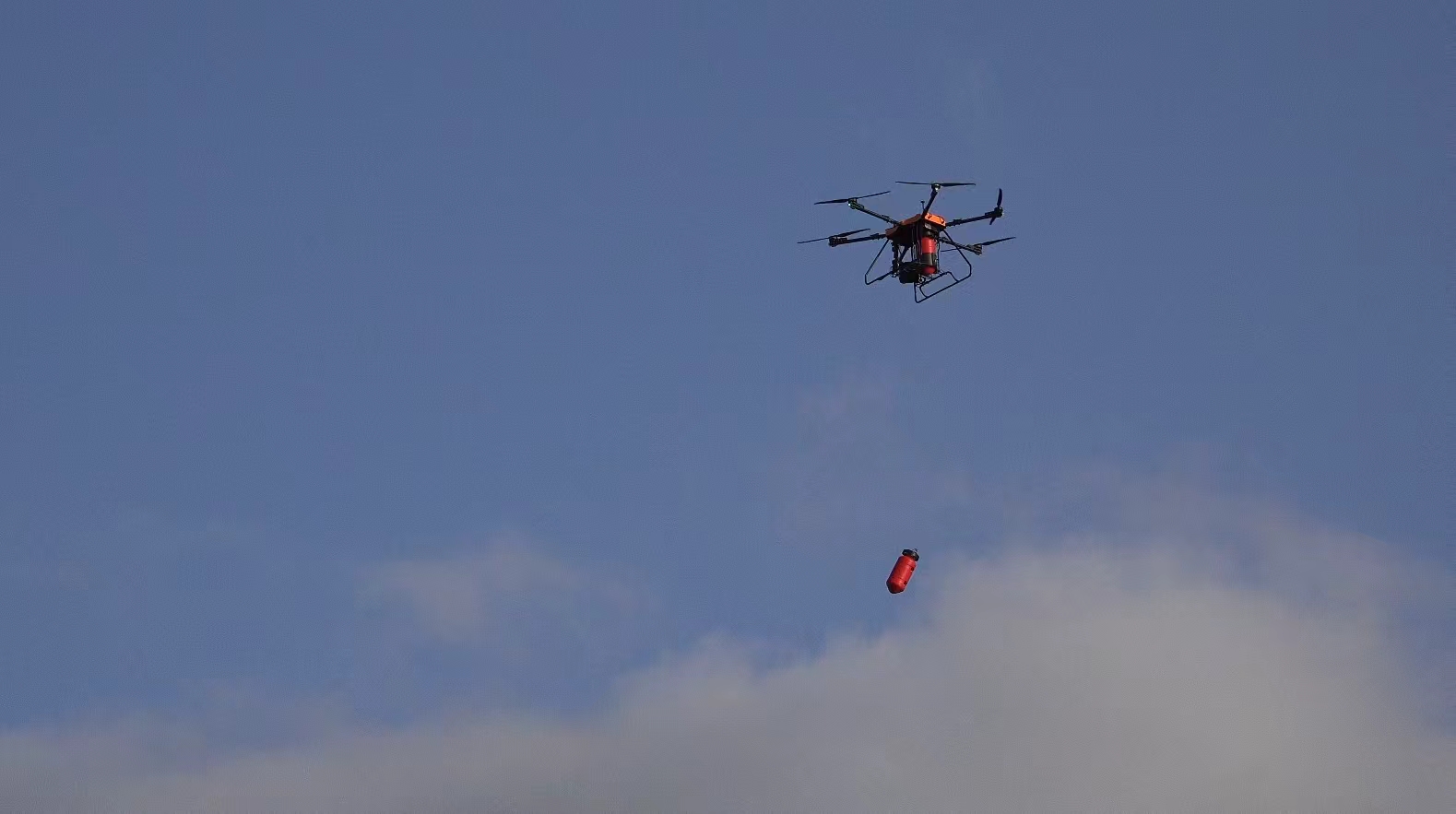 Dron Sekou Milti-Misyon pou Ijans nan Dezè